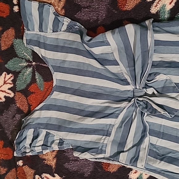 Cute denim jumper with flutter sleeves (Kid Size XXL/18) - Picture 2 of 5